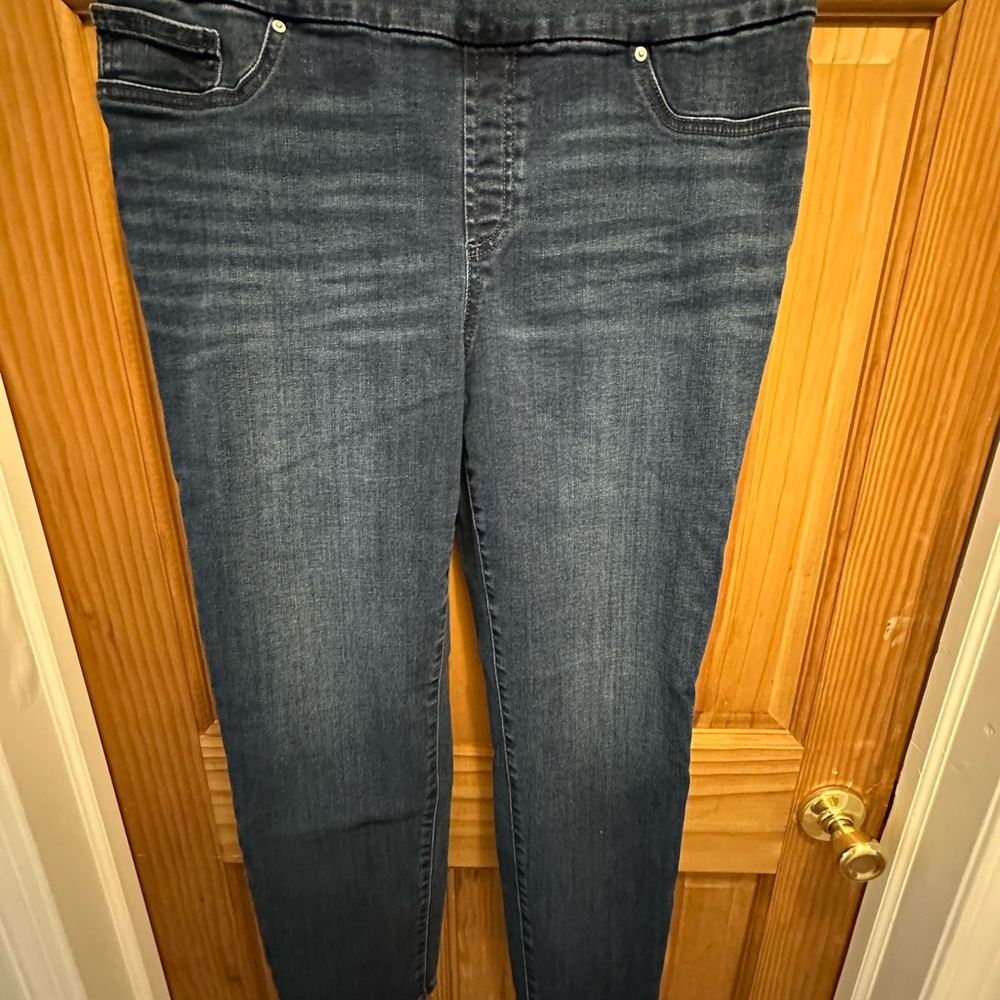 Chico's Pull-on ankle jeggings